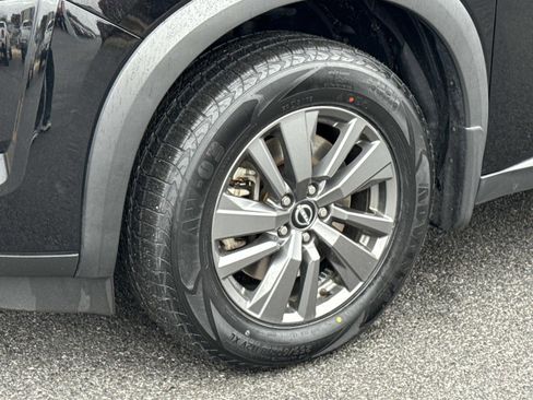 Used 2024 Nissan Pathfinder S image 7