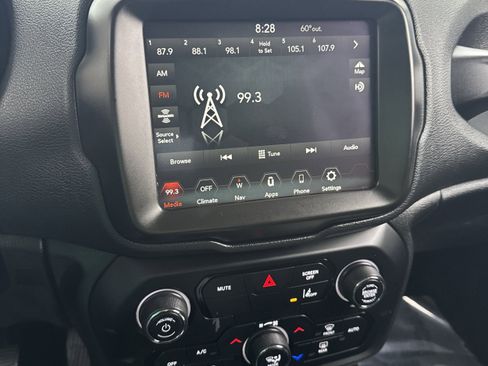 Used 2023 Jeep Renegade Latitude image 16