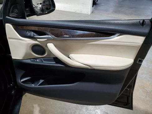 Used 2018 BMW X5 xDrive40e AWD/4WD image 16