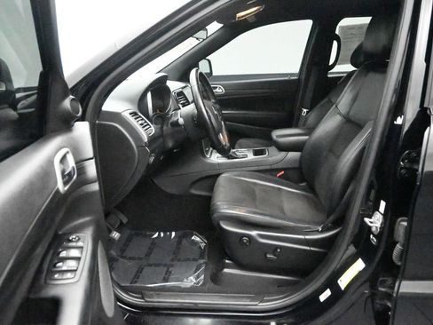Used 2021 Jeep Grand Cherokee Laredo X RWD image 13