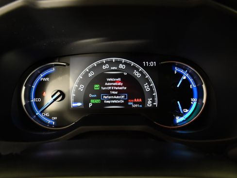 Used 2024 Toyota RAV4 SE w/ Weather & Moonroof Package AWD/4WD image 18