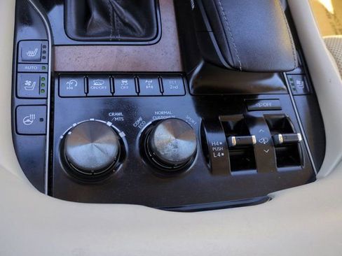 Used 2019 Lexus LX 570 4WD w/ Luxury Package image 22