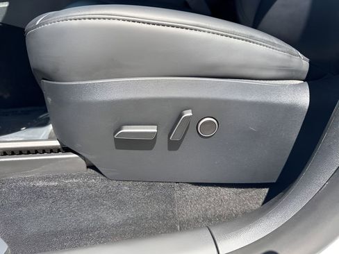 Used 2023 Tesla Model Y Performance AWD/4WD image 10