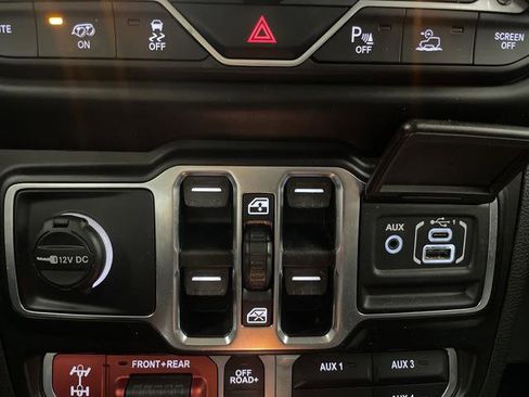 Used 2021 Jeep Wrangler Unlimited Rubicon w/ Trailer Tow Package image 25