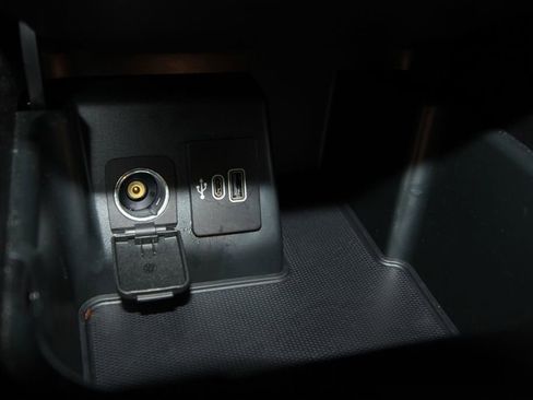 Used 2025 Ford Explorer Active image 17