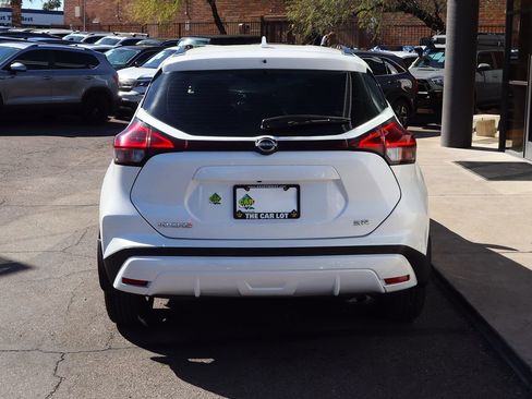 Used 2023 Nissan Kicks SR image 11