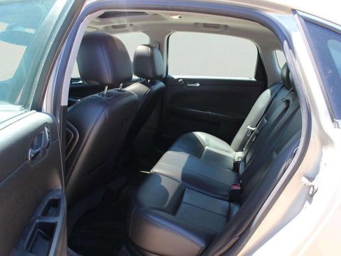 Used 2010 Chevrolet Impala LT w/ Luxury Edition Package FWD image 7