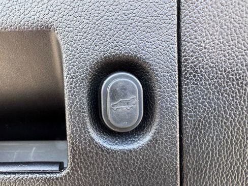 Used 2018 GMC Yukon XL Denali w/ Denali Ultimate Package image 46