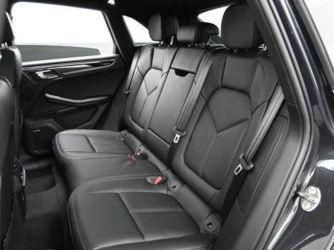 Certified 2026 Porsche Macan AWD/4WD image 24