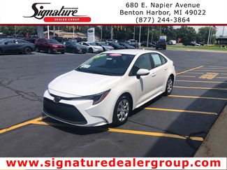 Certified 2025 Toyota Corolla LE image 1