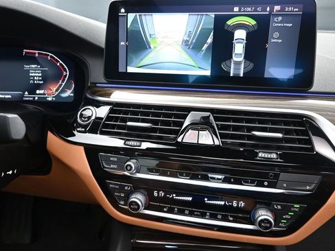 Certified 2023 BMW 530i w/ Convenience Package RWD image 28