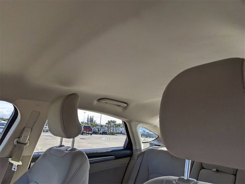 Used 2018 Ford Fusion SE w/ Fusion SE Technology Package image 23