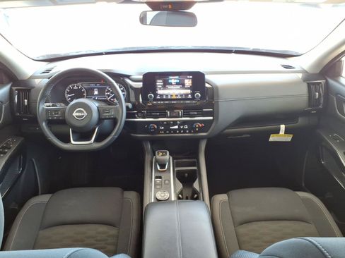Used 2025 Nissan Pathfinder SV AWD/4WD image 21