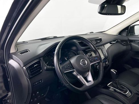 Used 2022 Nissan Rogue Sport SL w/ Premium Package image 10