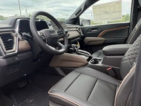 New 2026 GMC Canyon Denali w/ LPO, Denali Black Edition image 13