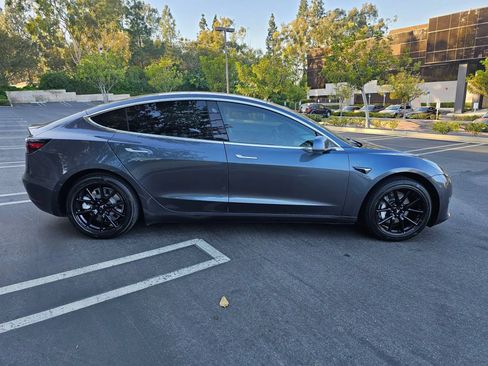 Used 2020 Tesla Model 3 Standard Range Plus RWD image 5