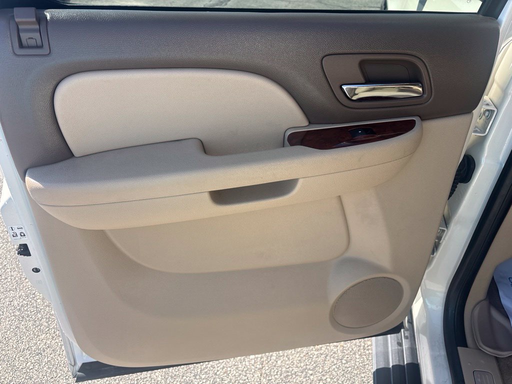Used 2013 Chevrolet Avalanche LTZ AWD/4WD image 36
