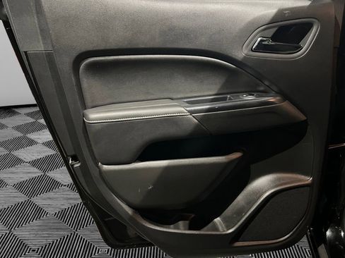 Used 2016 GMC Canyon SLE image 19