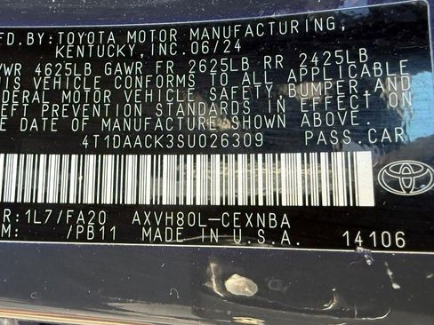 Used 2025 Toyota Camry LE image 22