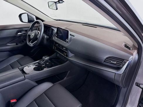 Used 2023 Nissan Rogue SV w/ SV Premium B Package image 29