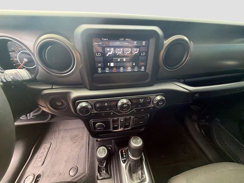 Used 2022 Jeep Wrangler Unlimited Sport AWD/4WD image 24