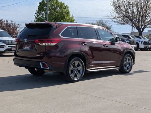 Used 2018 Toyota Highlander Limited Platinum image 6
