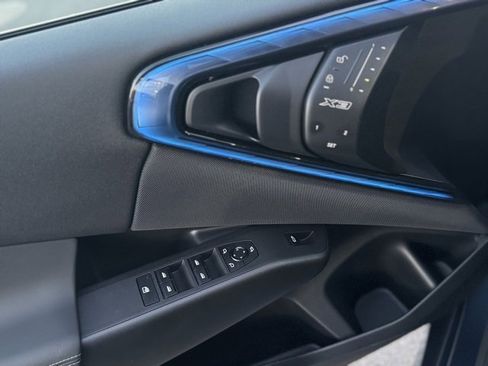 Used 2025 BMW X3 xDrive30i w/ Premium Package image 14