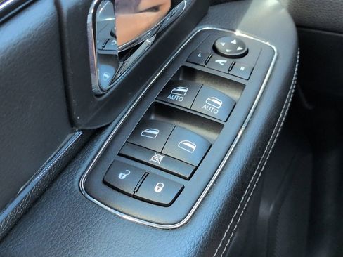 Used 2017 RAM 1500 Laramie w/ Convenience Group AWD/4WD image 25