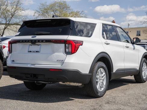 New 2026 Ford Explorer Active image 5