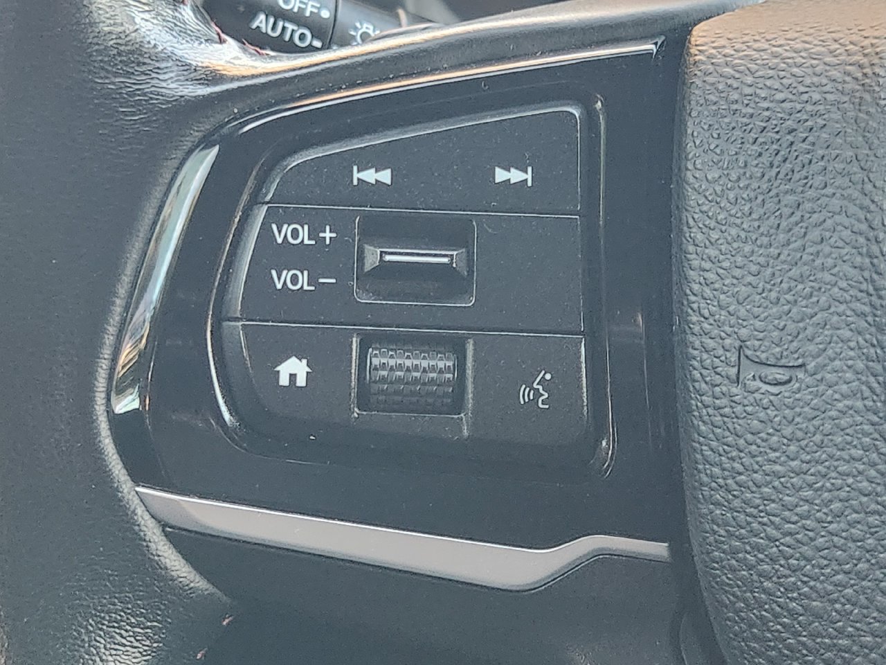 Used 2025 Honda Odyssey Sport-L image 27