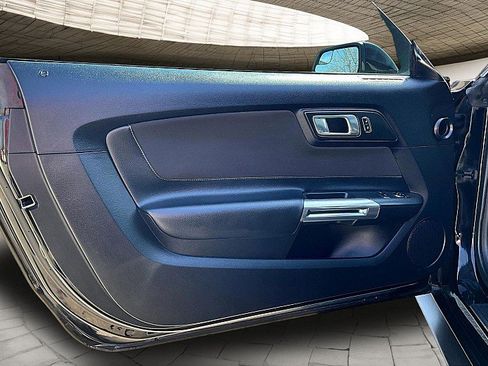 Used 2018 Ford Mustang Coupe image 17