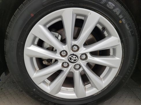 Used 2023 Toyota Corolla SE FWD image 31