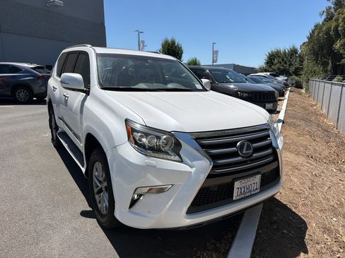 Used 2017 Lexus GX 460 Luxury AWD/4WD image 2