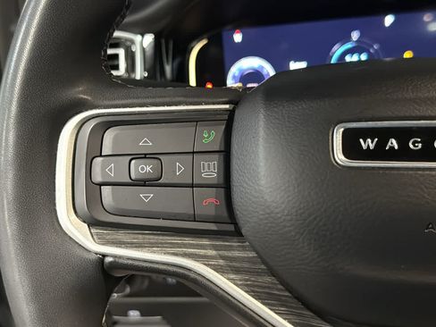 Used 2022 Jeep Wagoneer Series III w/ Rear Seat Video Group 1 AWD/4WD image 13