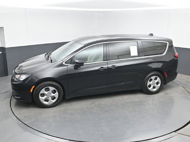 Used 2017 Chrysler Pacifica LX w/ Tire & Wheel Group FWD image 36