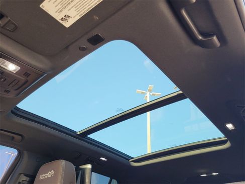 Certified 2024 Chevrolet Suburban High Country image 26