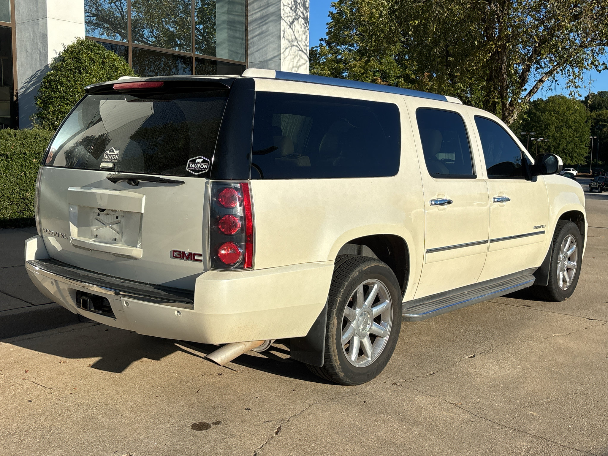 Used 2013 GMC Yukon XL Denali RWD image 8