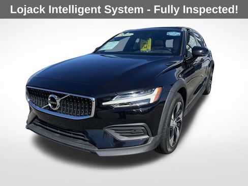 Used 2020 Volvo V60 T5 Cross Country image 5