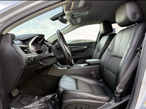 Used 2017 Chevrolet Impala LT FWD image 14