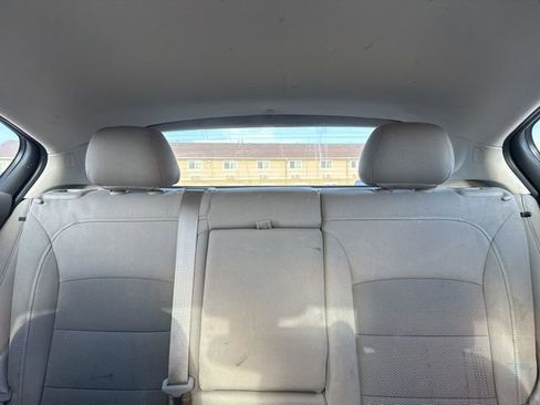 Used 2018 Chevrolet Cruze LT w/ Convenience Package image 16