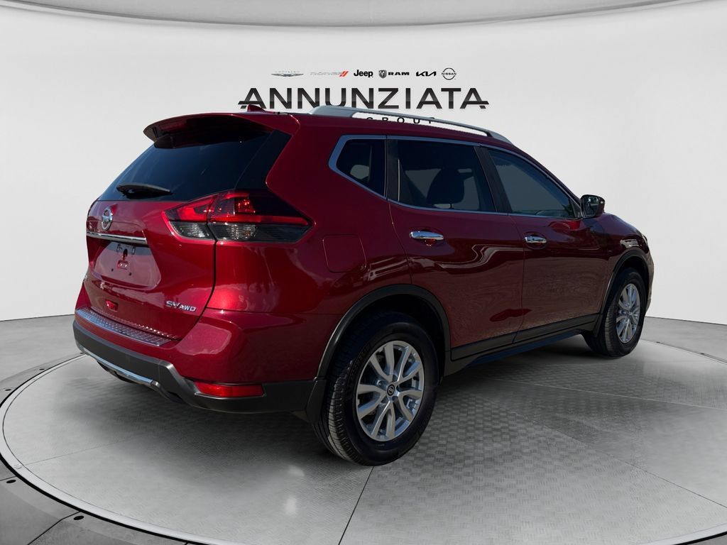 Used 2018 Nissan Rogue SV AWD/4WD image 5