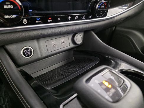 Used 2023 Nissan Rogue SL w/ SL Premium Package image 38