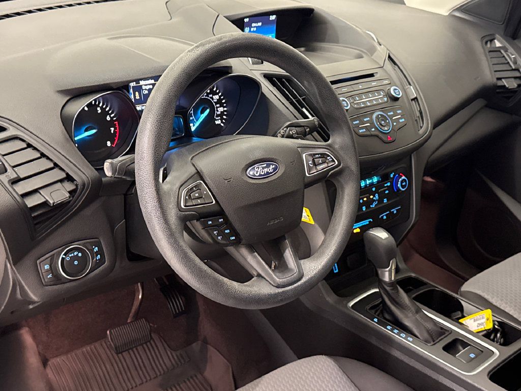 Used 2017 Ford Escape SE FWD image 19