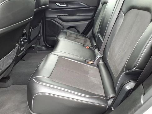 Used 2023 Jeep Grand Cherokee Altitude image 17