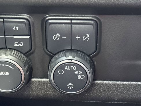 Used 2021 Chevrolet Suburban RST w/ Luxury Package AWD/4WD image 27