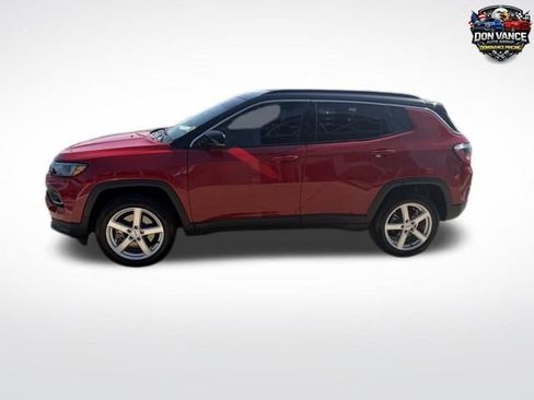 Used 2024 Jeep Compass Limited AWD/4WD image 2