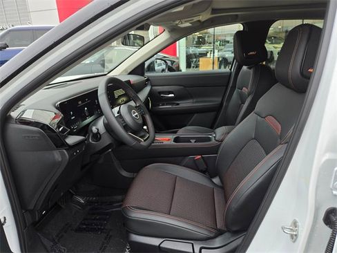 New 2026 Nissan Kicks SR image 14