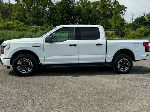 Used 2023 Ford F150 Lightning XLT AWD/4WD image 6