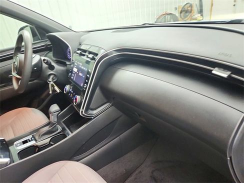 Used 2024 Hyundai Santa Cruz SE image 32