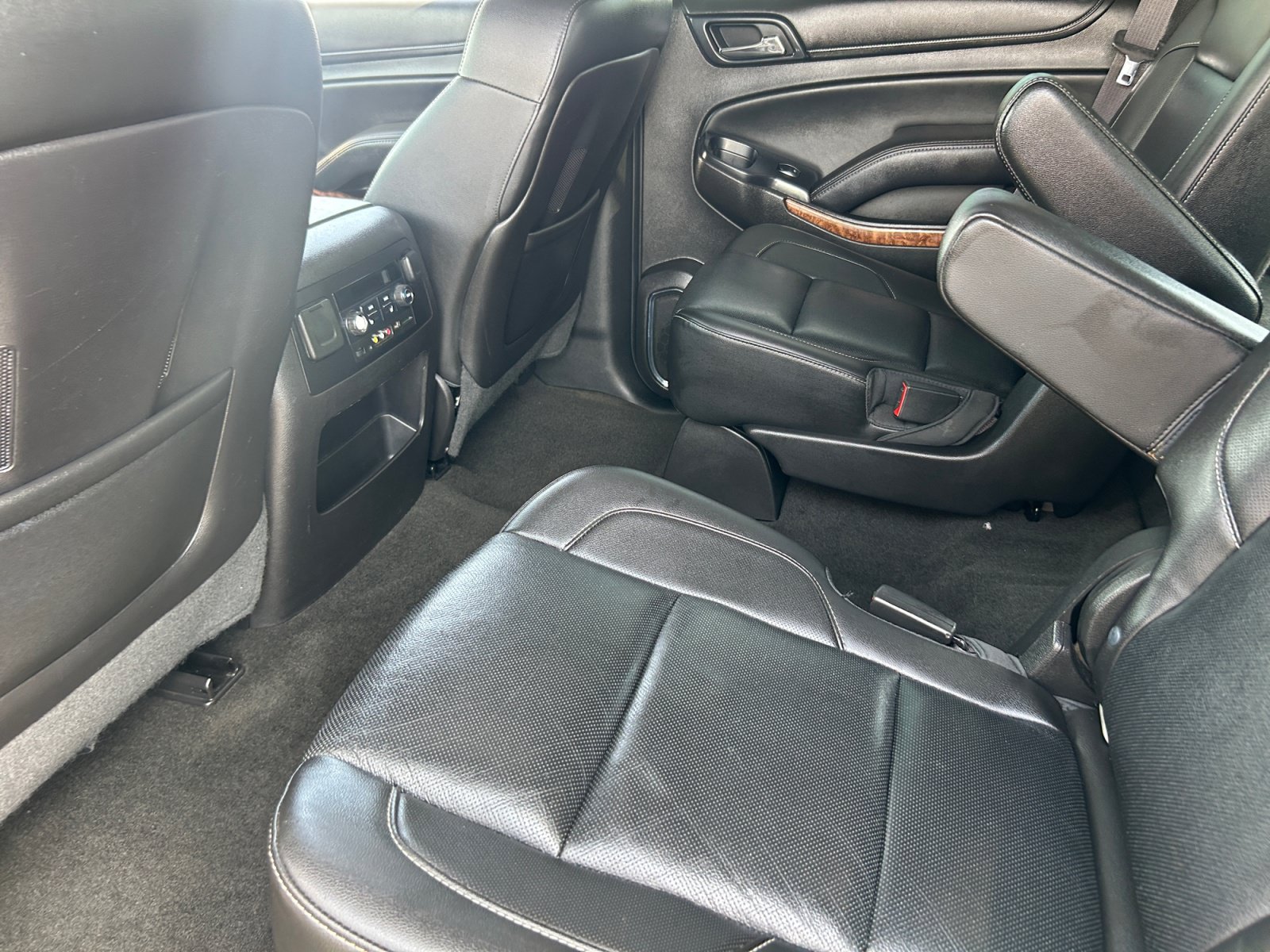 Used 2015 Chevrolet Tahoe LTZ RWD image 17